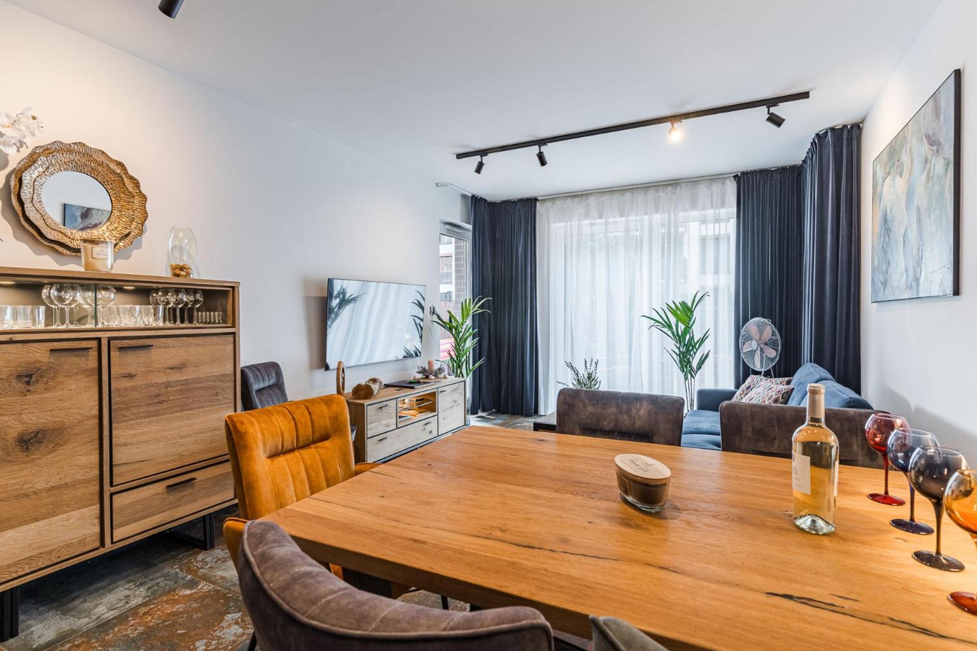 Riverside Garden Marina Apartment *